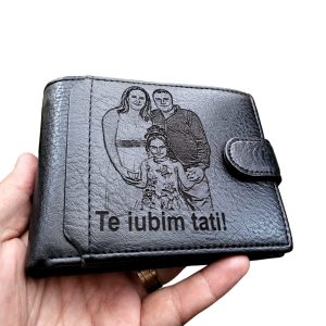 Portofel personalizat piele Te iubim tati 7 7d2b78d9 a519 4daf 8dc1 937d7f9d01f7 - Portofel personalizat piele Te iubim tati - Portofelul Meu