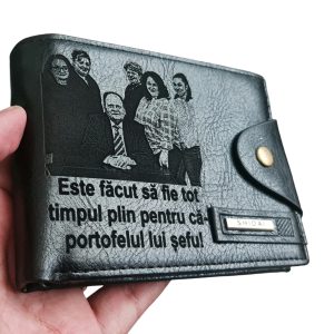 Portofel Personalizat 'Este facut sa fie tot timpul plin' Portofel Personalizat 'Este facut sa fie tot timpul plin'